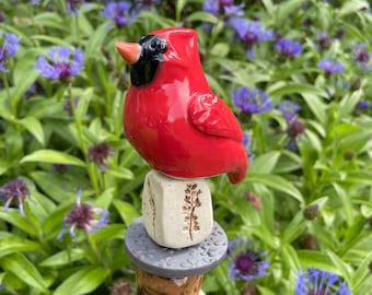 Cardinal Garden Totem