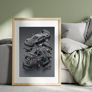 Pode incluir: Uma impressão emoldurada que mostra uma vista explodida detalhada de um carro esportivo preto, revelando seus componentes internos. A imagem destaca o chassi, o motor e os painéis da carroceria do carro, oferecendo uma perspectiva artística e técnica. A impressão é emoldurada.