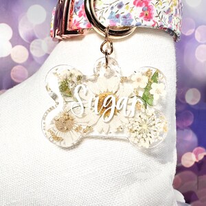 Personalisierte Blumen Hundeknochen ID Tag: Echte gepresste Blumen Bild 4