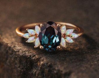 Alexandrit Opal Ring, Oval Farbwechsel Alexandrit mit Opal Akzenten, Gold Blumen Verlobungsring, Juni Birthstone Geschenk