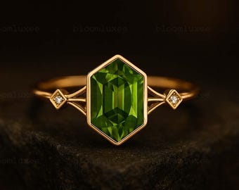 Hexagon Peridot Ring • Gold Art Deco Verlobungsring • Zierlicher grüner Edelstein Schmuck • August Birthstone Geschenk für Frauen