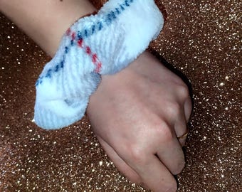 Scrunchie de tela suave “Pelito” | Coletero esponjoso hecho a mano | Accesorio para el pelo cómodo y elegante