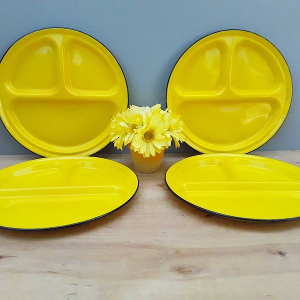 Vintage enamelware divided plates - camping dishes - set of four plates - graniteware - yellow enamelware - yellow kitchen - outdoor dining