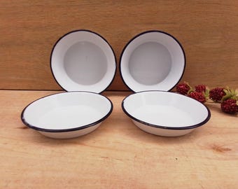 Vintage enamelware dishes - set of 4 - enamel bowls - graniteware  - outdoor dining - ice cream - appetizer - berry bowls - condiments