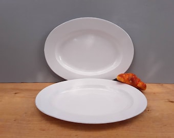 Vintage enamelware serving platters - outdoor dining - graniteware - oval plate - tray - set of two - camping - 35 cm - Bumper Harvest