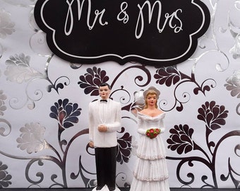 Vintage wedding cake topper - bride and groom - wedding figurines - wedding decor - bridal shower gift - 50's wedding - chalk ware toppers