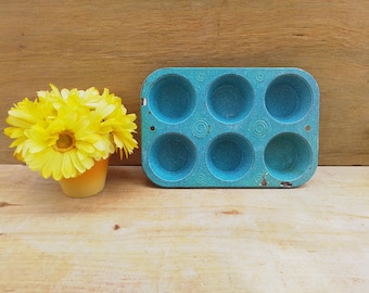Vintage enamelware muffin pan - baking - holder - 10 1/4" x 7" - graniteware - teal enamel - turquoise - aqua - cupcake tin - 6 cupcakes