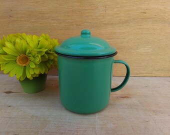 Vintage large enamelware mug - enamelware cup with lid - camping mug - soup mug - 40 oz mug - graniteware - canister - green mug - tin
