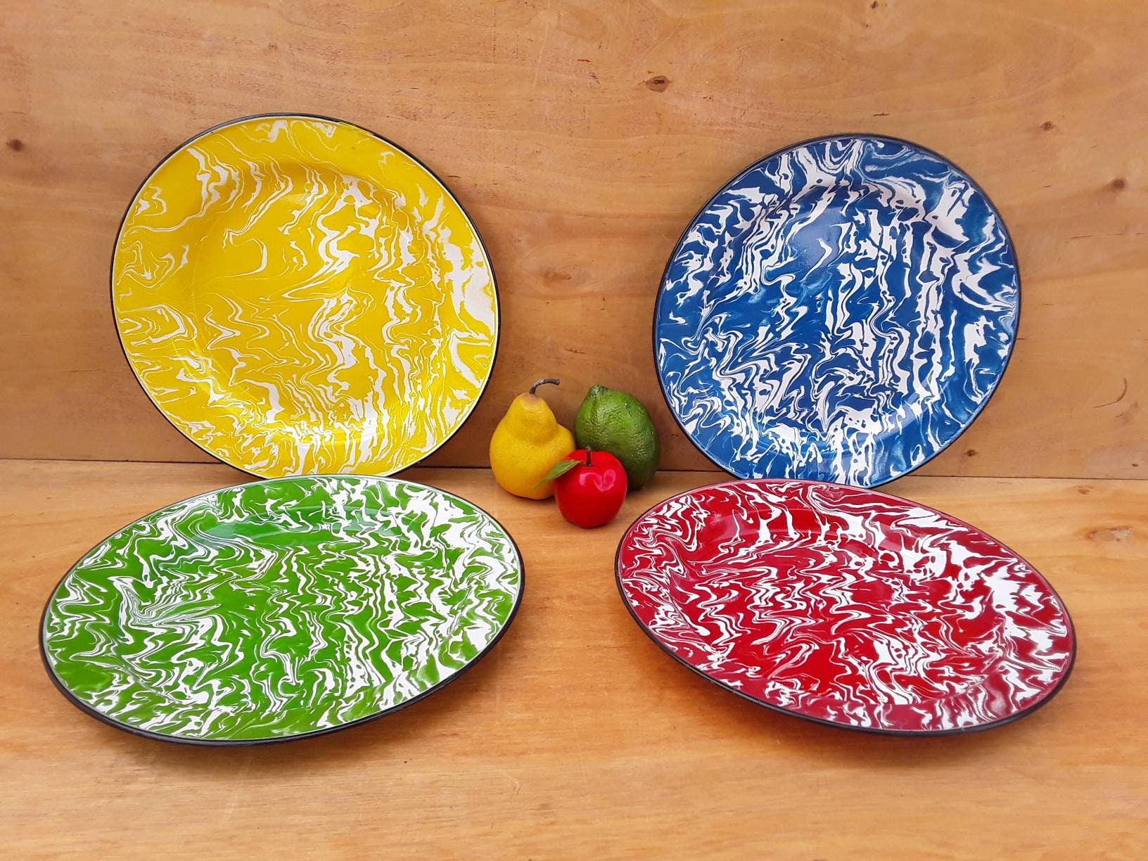 multicolored enamel plates