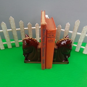 Vintage horse bookends - Enesco - equestrian - horse decor - horse head bookends - horse theme - man cave - home decor - library - books