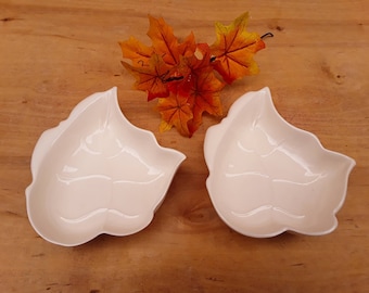 Vintage leaf dishes - Valley Vista CA - set of 2 - jewelry dish - loose change - spoon rest - fall decor - ceramic - USA 101 - retro