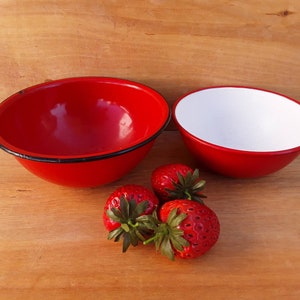 Vintage enamelware bowls - Kockums - red graniteware - mixing bowls - camping - enamelware - outdoor dining - serving - set of two - Sweden