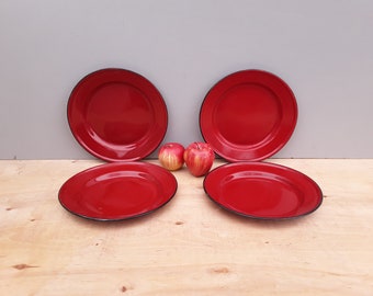 Vintage red enamelware dinner plates - graniteware - tin plates - camping dishes - red kitchen - dinner plates - set of 4 - outdoor dining