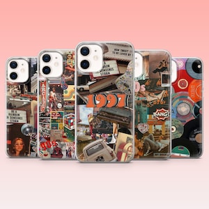 Op de afbeelding: Een verzameling van vijf telefoonhoesjes met transparante randen. Elk hoesje heeft een collage-ontwerp met vintage beelden, waaronder auto's, platen en tekst zoals "1997" en "Arcade". De hoesjes hebben een retro esthetiek met een mix van kleuren.