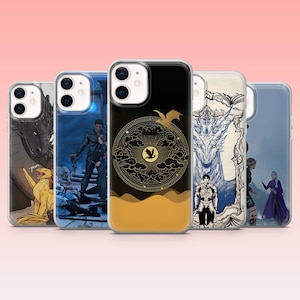 Könnte beinhalten: Eine Sammlung von Handyhüllen mit Fantasy-Illustrationen. Die Designs umfassen Drachen, Charaktere und komplizierte Muster in verschiedenen Farben. Die Hüllen bestehen aus einem transparenten Material mit schwarzen Rändern.