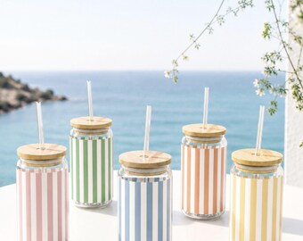 Individuelles Trinkglas mit Bambusdeckel und Strohhalm | Sipper Glass | Trinkbecher gehärtetes Glas | Streifen Minimal Design i 5 Farben |