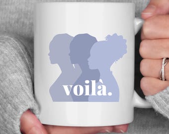 Weiße Keramiktasse ""Voilá"" - Hier bin ich | Empowerment Kaffeebecher | Frauen Kaffeetasse | Geschenkidee