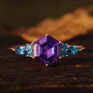 Anillo de compromiso vintage hexagonal de alejandrita y topacio, anillo de boda único en oro rosa, anillo de promesa de aniversario con piedra natal de junio, regalo para ella