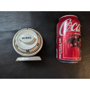 Minuterie de cuisine vintage en aluminium miroir à remontage mécanique avec cadran blanc fonctionnel