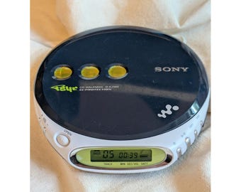 Vintage Sony Walkman Psyc D-NF400 Atrac3 Plus MP3 TV Weather CD