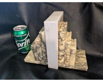 Sujetalibros vintage Art Déco de mármol con diseño de rascacielos escalonado, piedra gris crema, 6 pulgadas.