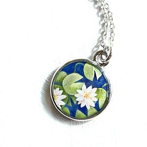Water Lily Necklace, Beautiful Lily Pad Jewelry, Water Lilies, Lotus Flower, Nature Lovers Gift