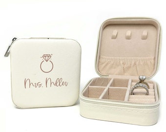Bride Jewelry Box Bride Gift Box Mrs Jewelry Box Personalized Bridal Shower Gift for Bride Honeymoon Gift Travel Case