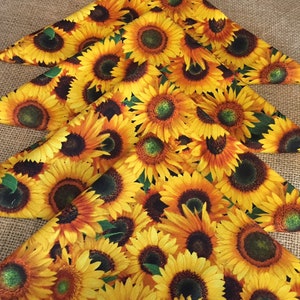 Sunflower Cloth Dinner Napkins, Cottagecore Farmhouse Home Decor, Reusable Washable, Sunflowers Floral Spring Summer Table Cloths image 3