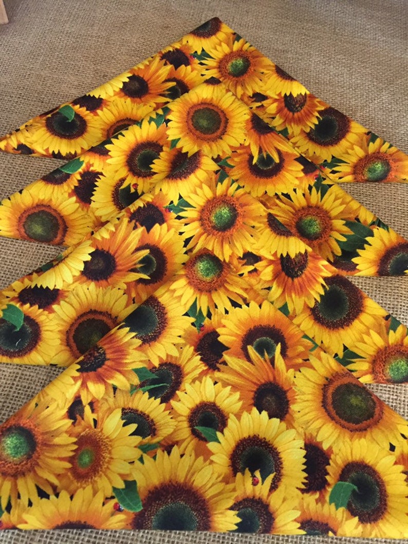 Sunflower Cloth Dinner Napkins, Cottagecore Farmhouse Home Decor, Reusable Washable, Sunflowers Floral Spring Summer Table Cloths image 3