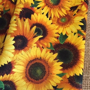 Sunflower Cloth Dinner Napkins, Cottagecore Farmhouse Home Decor, Reusable Washable, Sunflowers Floral Spring Summer Table Cloths image 5