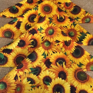 Sunflower Cloth Dinner Napkins, Cottagecore Farmhouse Home Decor, Reusable Washable, Sunflowers Floral Spring Summer Table Cloths image 2