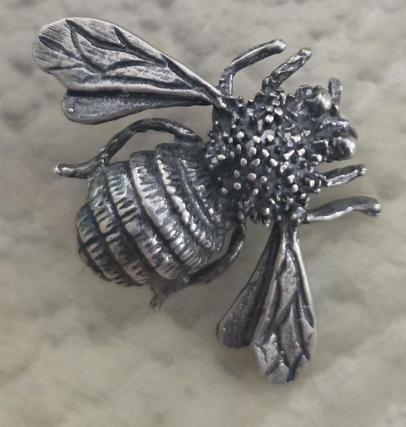 Sterling silver bumble bee brooch