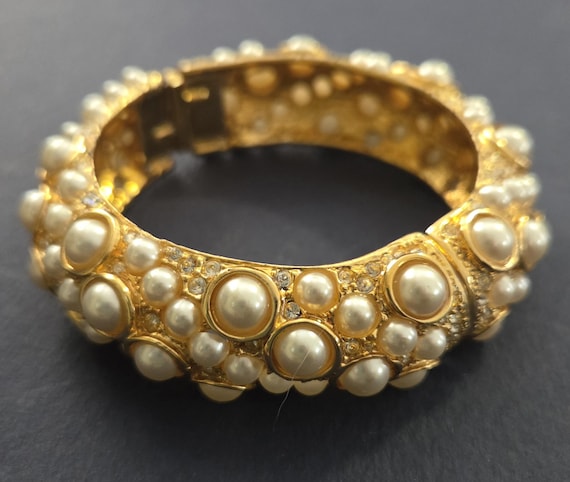 Kenneth J Lane gold tone hinged cuff bracelet - image 3