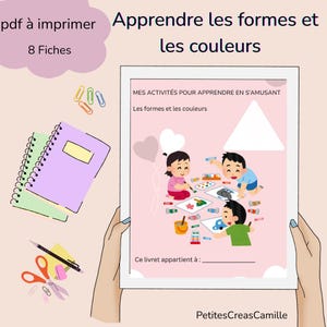 Peut inclure: Un livre éducatif imprimable rose intitulé "Apprendre les formes et les couleurs" avec des illustrations d'enfants dessinant des formes et des couleurs. Comprend un cahier violet, des ciseaux et des trombones. Le texte "pdf à imprimer 8 Fiches" est également visible.
