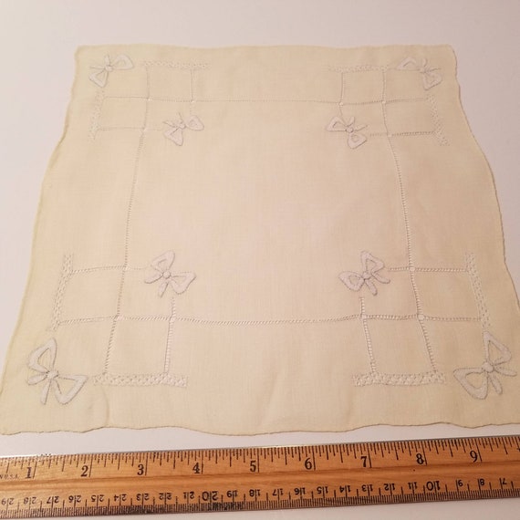 Pale Yellow Hankie, Ecru Handkerchief, White Trap… - image 6