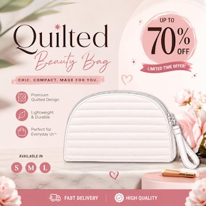 Op de afbeelding: Een witte, gewatteerde beauty bag met een halfronde vorm en een zilveren rits. De tas heeft een handvat en wordt gepresenteerd op een roze oppervlak. Tekst op de afbeelding luidt "Quilted Beauty Bag" en "Up to 70% Off".