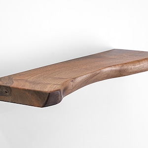 Estantes flotantes de nogal con borde natural, estantes flotantes, estantes de madera personalizados, estantes de pared, estantes de baño, estanterías decorativas, estantes con soporte