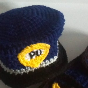 Policeman hat and diaper cover crochet Pattern, Bonus Handcuffs, Newborn only image 2