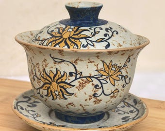 Gaiwan de loto dorado texturizado hecho a mano - Tazón de té de cerámica vintage de 180 ml con platillo - KilnSongStudio