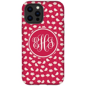 K&ouml;nnte beinhalten: Eine rote Handyh&uuml;lle mit einem wei&szlig;en Blumenmuster und einem wei&szlig;en Monogrammkreis mit den Buchstaben "HS" in einer Schriftart.