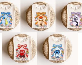 Maglietta Disney Pixar Inside Out, Maglietta Today Is A Core Memory Day, Vacanze in famiglia Disney 2026, Maglietta Gioia Tristezza Rabbia Invidia