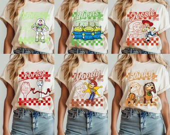 Retro Disneyland Pixar Toy Story alle personages geruit handtekening shirt, Woody, Buzz, Jessie, Bo Peep, gepersonaliseerd groepsmatching-T-shirt