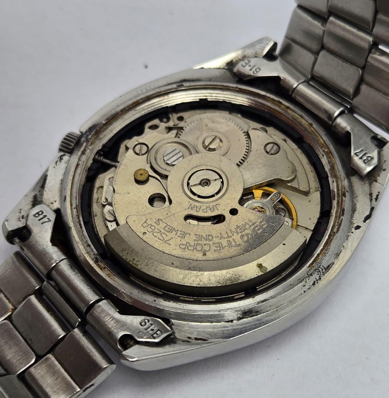 Seiko 5 7S26-8210 Automatic Military Dial Day/date Vintage Men's
