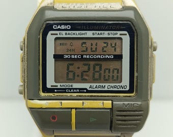 Casio 30 sec recording A-V2 module 1588 quartz digital vintage men’s watch