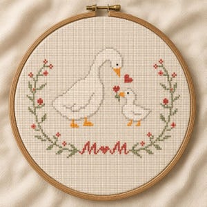 Korsstygnsmönster med gåsmamma | Handritat folkkonstbroderi (PDF-nedladdning)