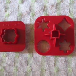 2 Vintage Tupperware Mini Red Cookie Cutters Garnish Cheese #797-3, 730-9