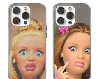 Custodia per telefono con bambola con dito medio, custodia per telefono con meme Dolly per iPhone 16e, 17 Pro Max, Samsung S25 Edge, Pixel 10, 9, divertente regalo estetico Y2K