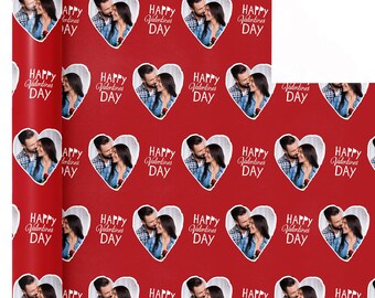 Papel de embrulho personalizado com foto para o Dia dos Namorados, embrulho de presente personalizado com foto em formato de coração para o Dia dos Namorados.