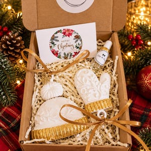 Handmade Stone Christmas Diffusers | Mitten, Hat, Golden Trim (Set of 2)