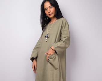 Green long sleeve midi dress with pocket | Loose fit cotton dress with split
